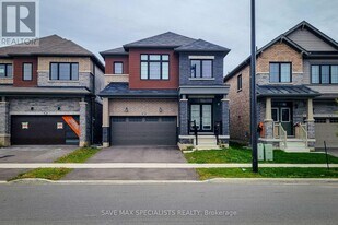 440 Barker Pkwy in Thorold, ON - Building Photo