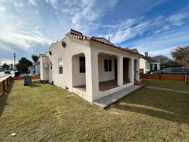 property at 6 W 23rd St