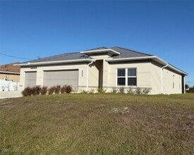 2123 NE Juanita Pl in Cape Coral, FL - Building Photo - Building Photo