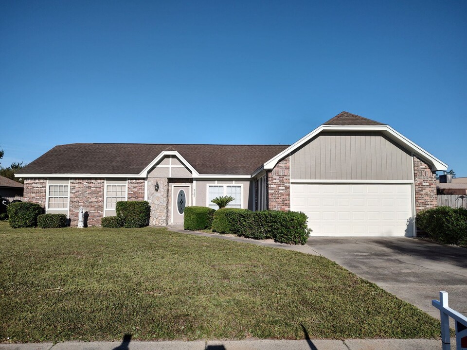 7102 Mayo Cir in Panama City, FL - Building Photo