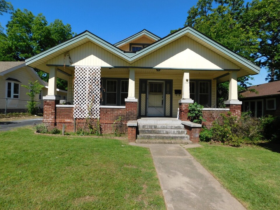 1504 Bluff Ave in Fort Smith, AR - Foto de edificio