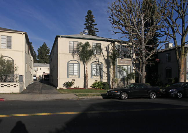 2807-2813 St George St in Los Angeles, CA - Foto de edificio - Building Photo