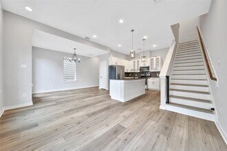 6727 Parker Oaks Ln in Houston, TX - Building Photo - Building Photo