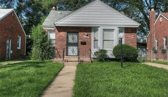 19501 Woodingham Dr in Detroit, MI - Building Photo