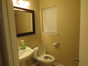 331 Trafalgar Rd in San Antonio, TX - Foto de edificio - Building Photo