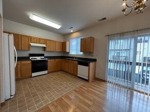 1046 Chadwick Dr in Grayslake, IL - Building Photo - Building Photo