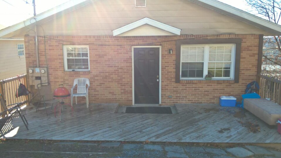412 Sharon Ave, Unit 412 Sharon in Morgantown, WV - Building Photo