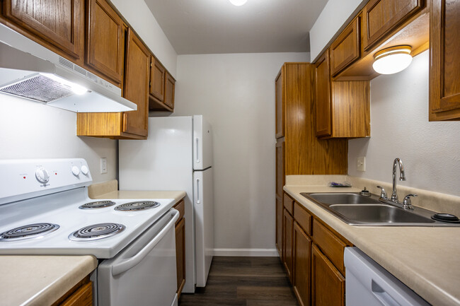 Holly Tree in Denton, TX - Foto de edificio - Interior Photo