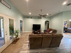 2722 Lakes Edge Ln in Navarre, FL - Building Photo - Building Photo