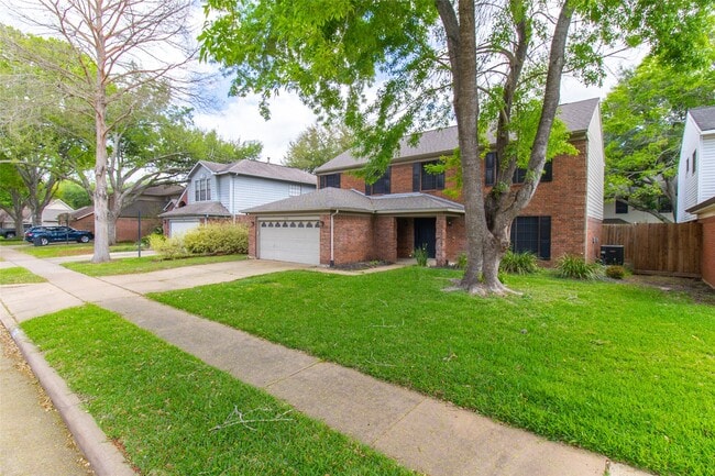 3322 Whispering Way Dr in Richmond, TX - Building Photo - Building Photo