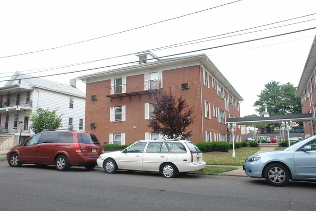 353 Seminary Ave in Rahway, NJ - Building Photo - Building Photo