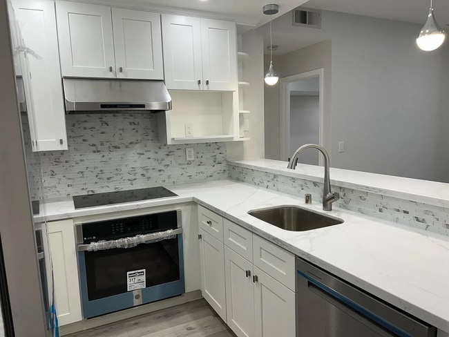 property at 1841 Parkview Green Cir