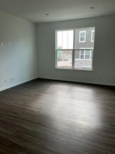 1033 Atterberg Rd in South Elgin, IL - Building Photo - Building Photo
