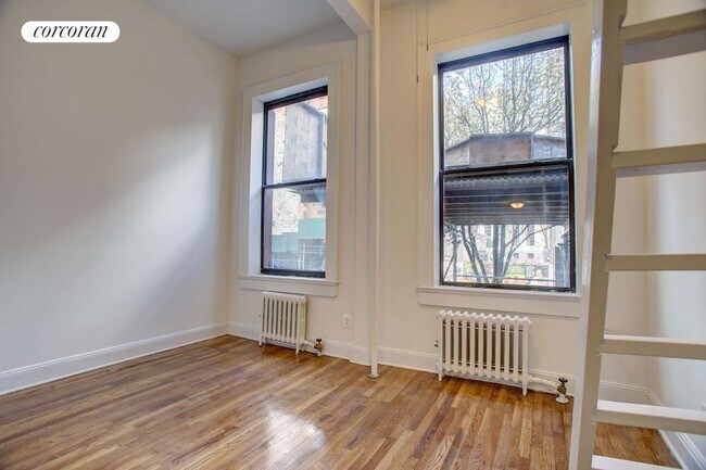property at 304 W 30th St