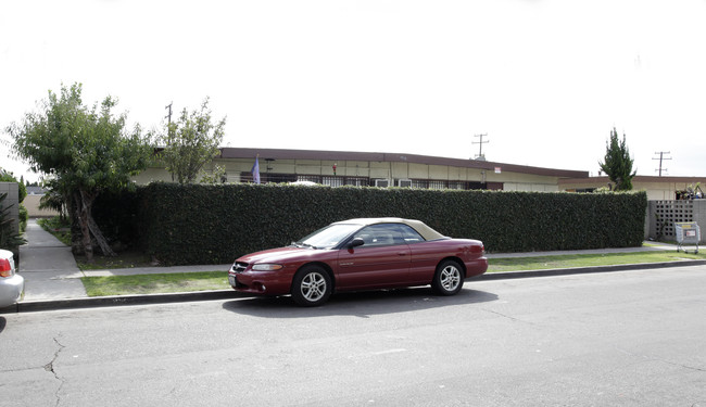 7712 Jackson Way in Buena Park, CA - Foto de edificio - Building Photo