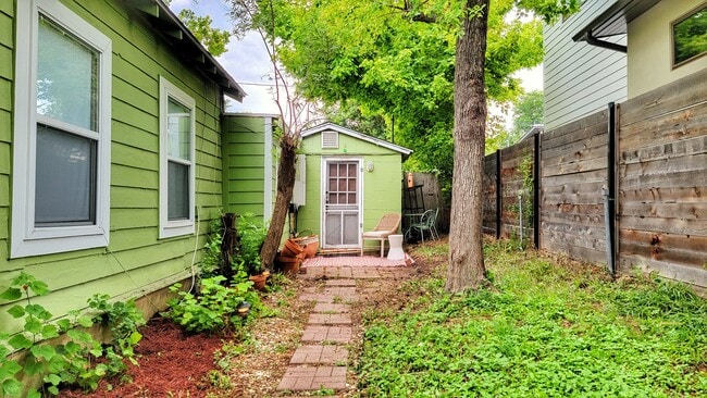 709 W Live Oak St in Austin, TX - Building Photo - Building Photo