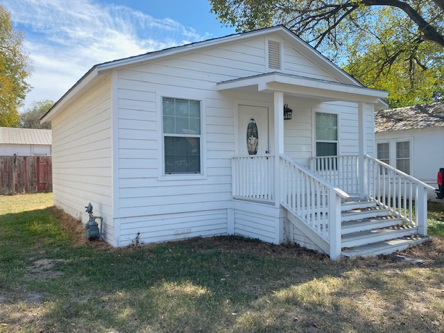 120 St George St in Gonzales, TX - Building Photo - Building Photo