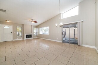 11105 Cherrywood Ln in Riverview, FL - Foto de edificio - Building Photo
