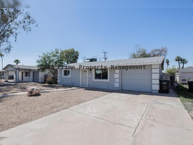 property at 452 S Mulberry