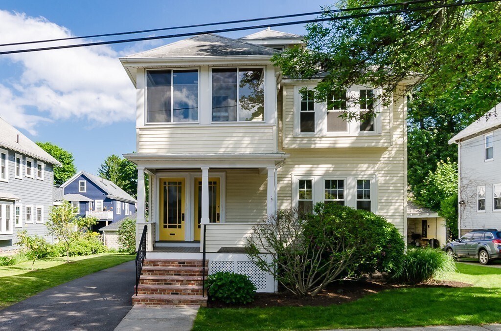 32 Newport St in Arlington, MA - Building Photo