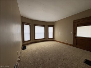 404 3rd St NW in New Philadelphia, OH - Building Photo - Building Photo