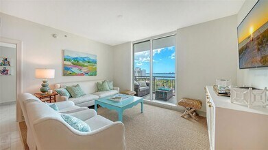 800 N Tamiami Trl, Unit 1111 in Sarasota, FL - Building Photo - Building Photo