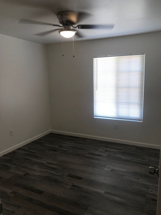 6804 Wilson Rd in Bakersfield, CA - Building Photo