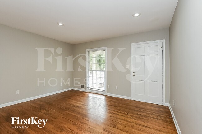 2340 Melody Ln NW in Kennesaw, GA - Foto de edificio - Building Photo