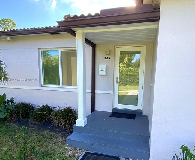 920 NE 108th St in Biscayne Park, FL - Building Photo - Building Photo