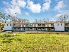 44 Highland St in Highland Park, MI - Building Photo