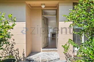 1033 Upper Happy Valley Rd in Lafayette, CA - Building Photo - Building Photo