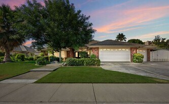 13019 Queen Palm Ct in Bakersfield, CA - Building Photo