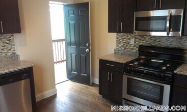 2971 Washington St in Boston, MA - Foto de edificio - Building Photo