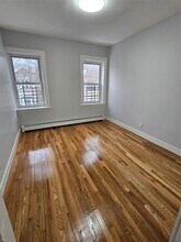 78-32 87th Ave in Queens, NY - Foto de edificio - Building Photo