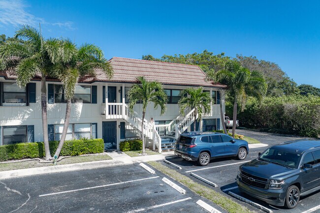 Pros Nest Condominiums in North Palm Beach, FL - Building Photo - Building Photo