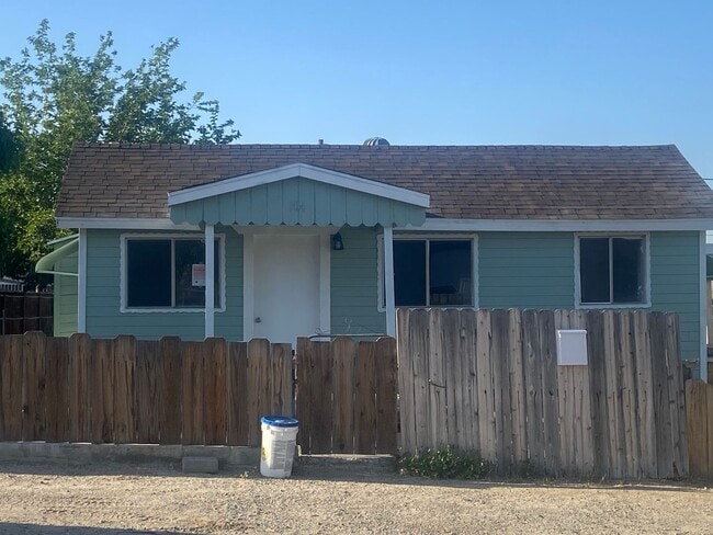 104 Buena Vista Pl in Taft, CA - Building Photo - Building Photo