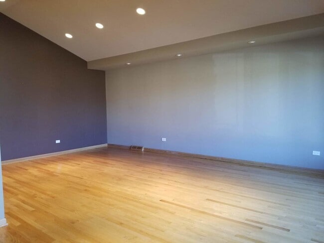 8548 N Overhill Ave in Niles, IL - Building Photo - Building Photo
