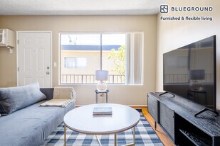 14355 Huston St in Los Angeles, CA - Building Photo