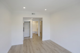 301 S Swall Dr in Los Angeles, CA - Foto de edificio - Interior Photo