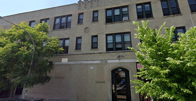 property at 2704 N Sawyer Ave