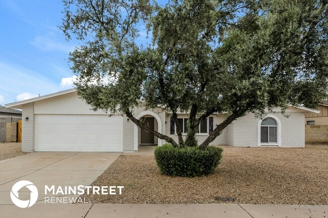 property at 4925 W Phelps Rd