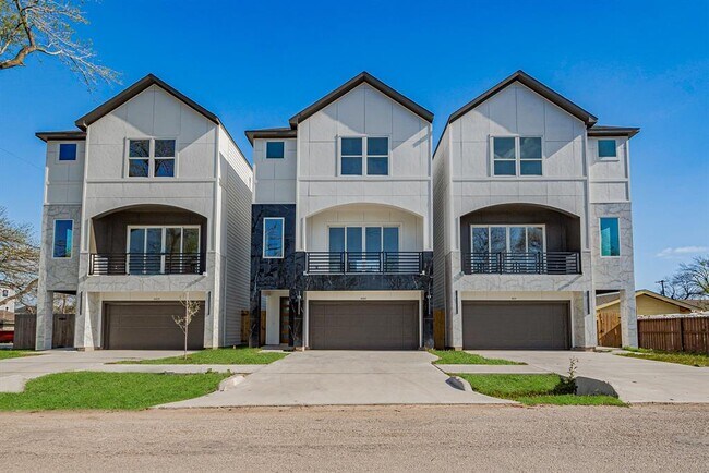 4207 Ward St in Houston, TX - Foto de edificio - Building Photo