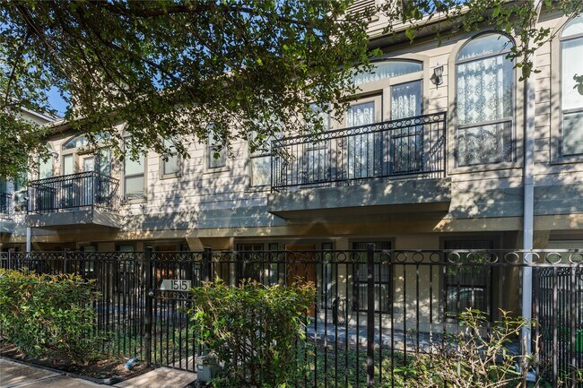 property at 1515 Paige St