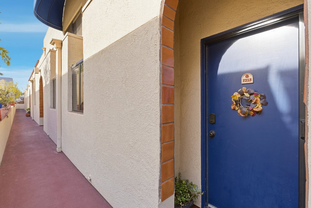 153 California Ave in Palo Alto, CA - Building Photo