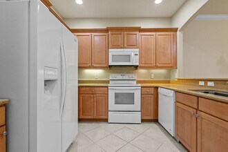 4350 Lazio Way in Ft. Myers, FL - Foto de edificio - Building Photo