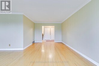 664 Geneva Park Dr in Burlington, ON - Building Photo - Building Photo