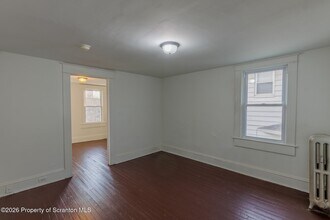 623 E Elm St in Scranton, PA - Foto de edificio - Building Photo