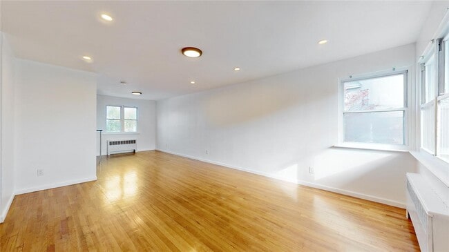 37 Waring Pl in Yonkers, NY - Building Photo - Building Photo