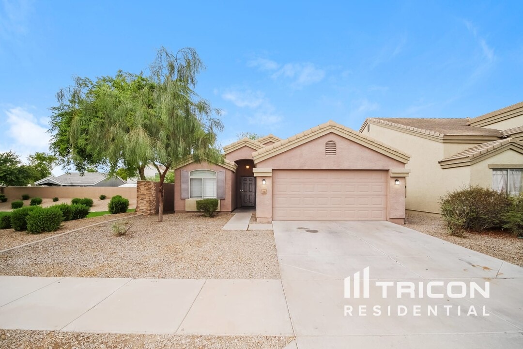 3426 W Wayland Dr in Phoenix, AZ - Building Photo
