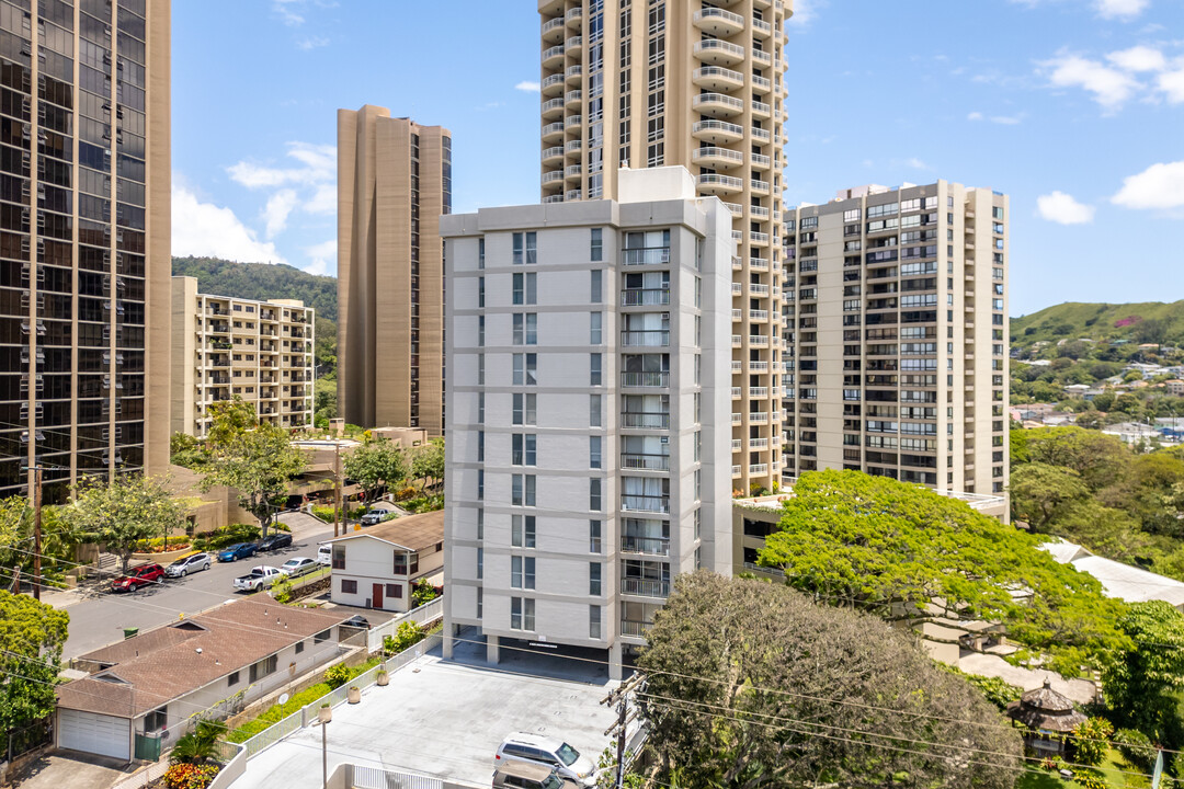 Nuuanu Towers in Honolulu, HI - Foto de edificio